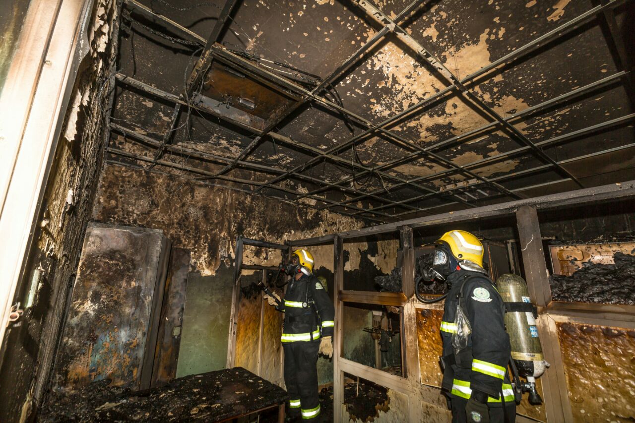 بالصور.. الدفاع المدني يكشف تفاصيل حريق مستشفى العارضة