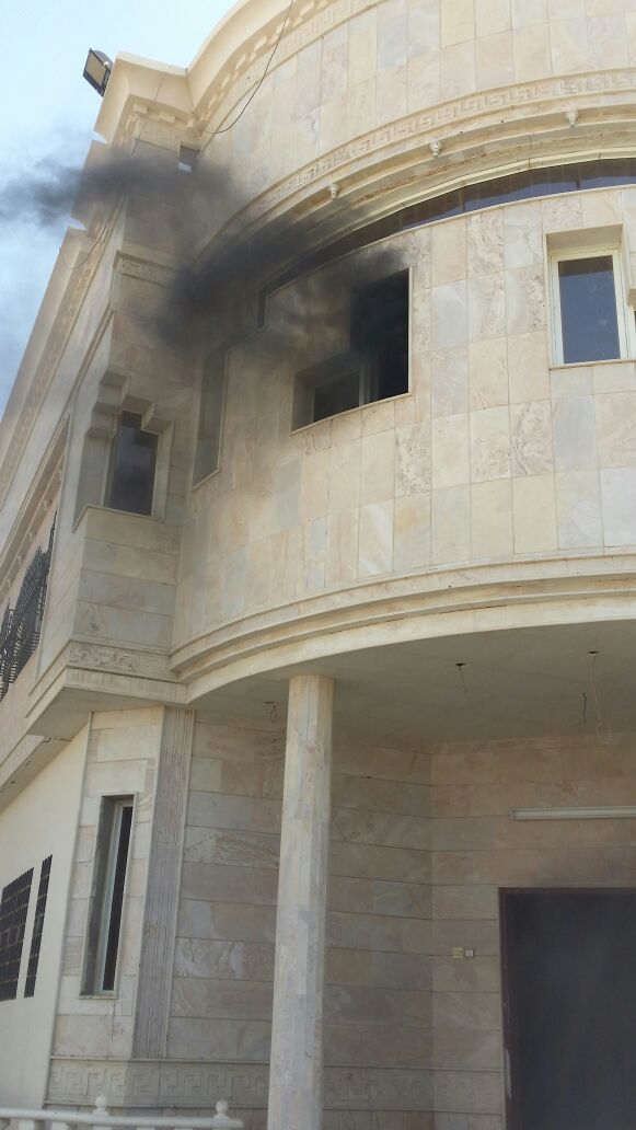 بالصور.. تماس كهربائي في غسالة ملابس يحرق منزلًا في #ضمد