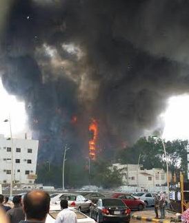 حريق هائل في برج فندقي بحي العزيزية بمكة (5)