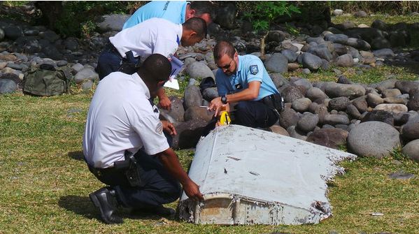 القضاء الفرنسي يؤكد العثور على حطام الطائرة الماليزية