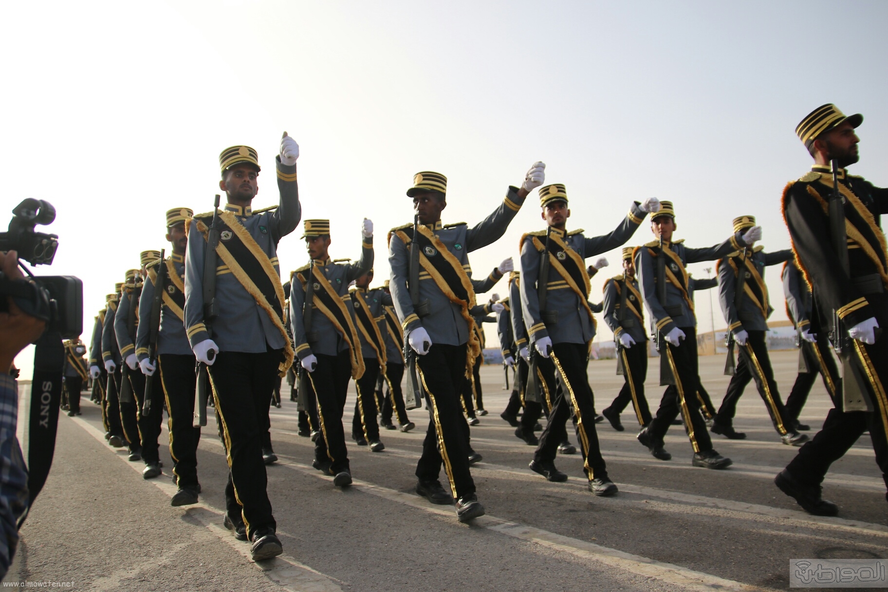 شاهد بالصور.. الفريق المحرج يخرج الدورة الـ17 من طلبة الأمن الدبلوماسي