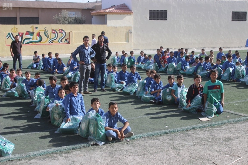 حقائب مدرسية الأشقاء السوريين (1)