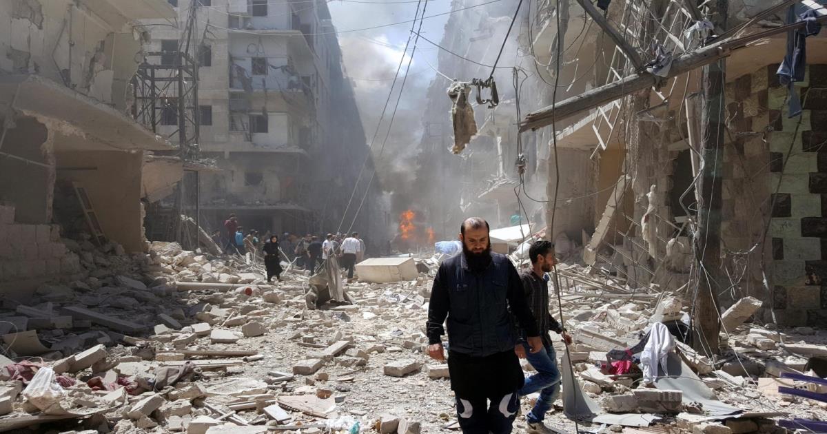 تكدس عشرات الآلاف من المدنيين شرقي حلب بحثًا عن مخرج