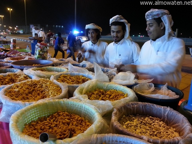 بالصور.. أهالي نجران يقضون حوائج العيد في أمن واطمئنان
