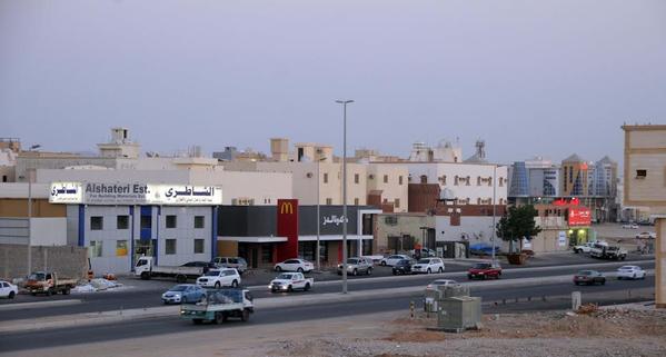 حادث سير يصيب 10 أشخاص في حمدانية #جدة