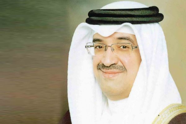 سفير البحرين لدى المملكة يفتح النار على قطر بسبب دعوات تسييس الحج