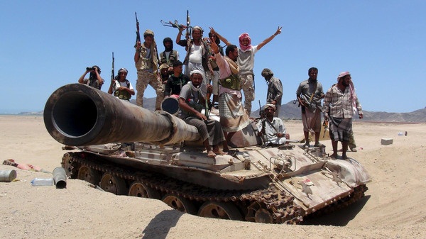 مقتل 40 حوثياً في غارات التحالف على الحوثيين بعدن