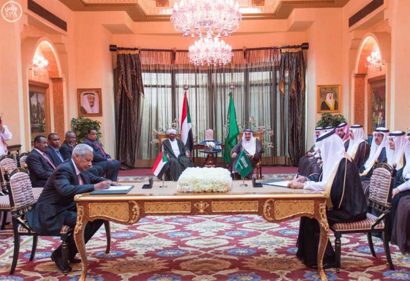 خادم الحرمين الشريفين ورئيس جمهورية السودان يعقدان جلسة مباحثات1