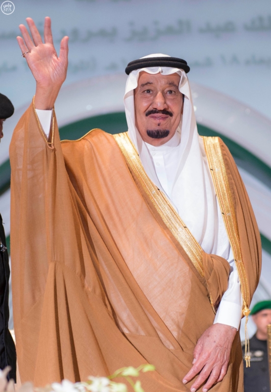 خادم الحرمين الشريفين يرعى احتفال جامعة الملك عبدالعزيز15