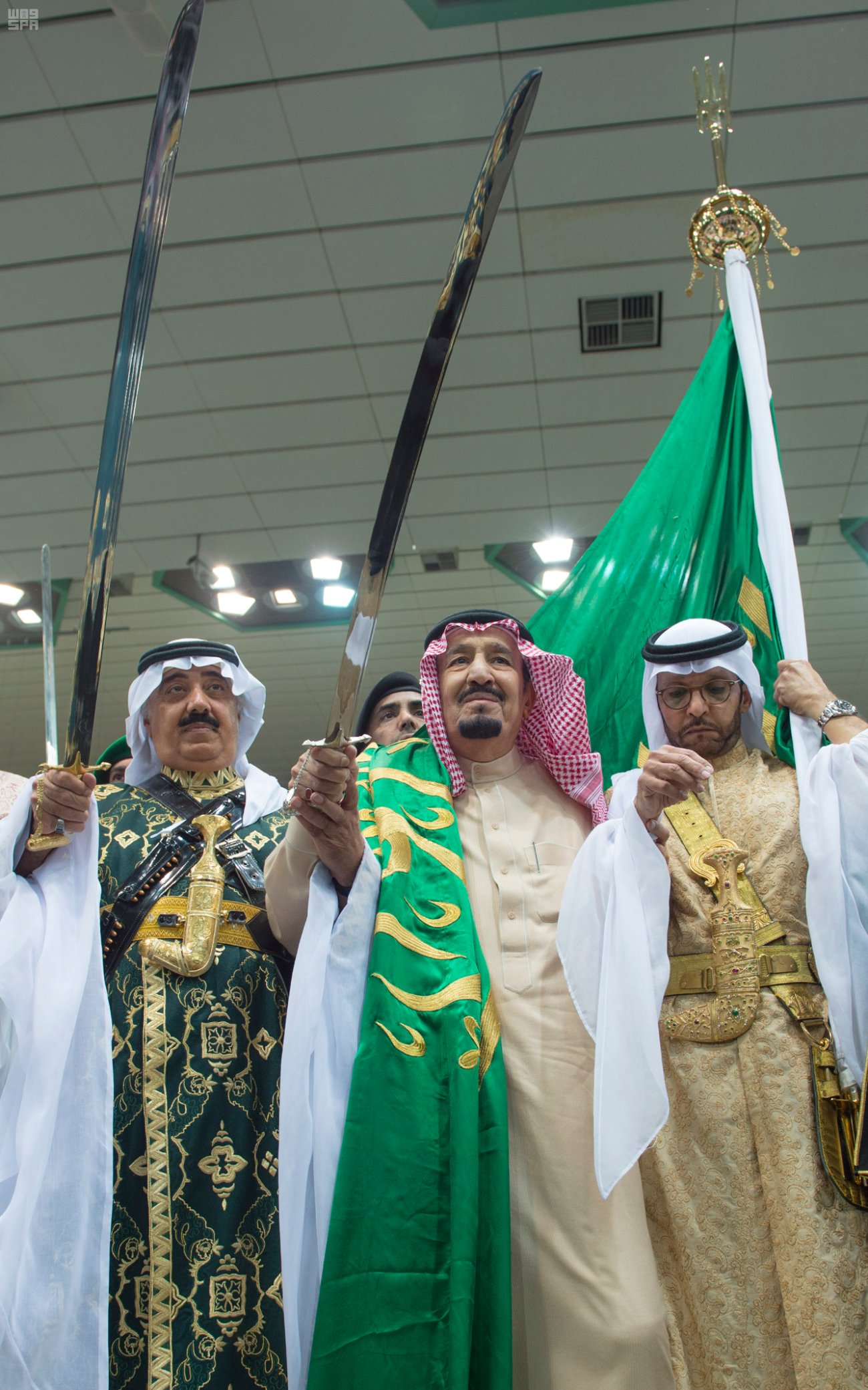 بعد حضور الملك.. ماذا تعرف عن العرضة السعودية؟