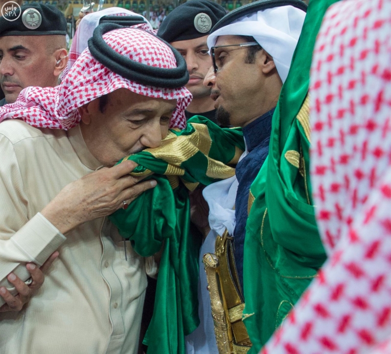 خادم الحرمين الشريفين يرعى حفل العرضة السعودية ضمن نشاطات المهرجان الوطني للتراث والثقافة في دورته الثلاثين 15