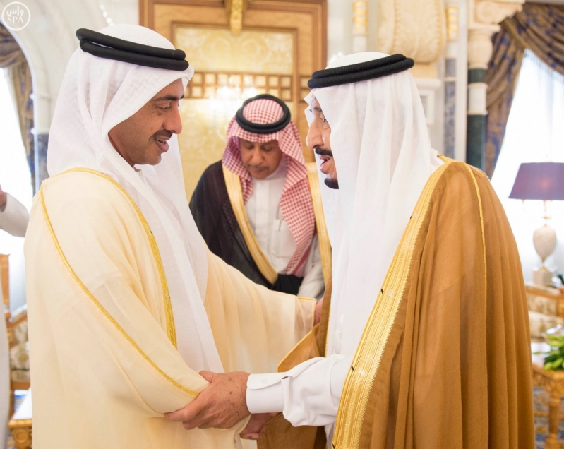 خادم الحرمين الشريفين يستقبل وزير الخارجية بدولة الإمارات العربية المتحدة1