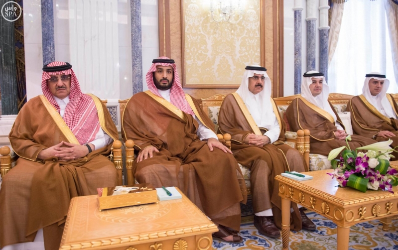 خادم الحرمين الشريفين يستقبل وزير الخارجية بدولة الإمارات العربية المتحدة5