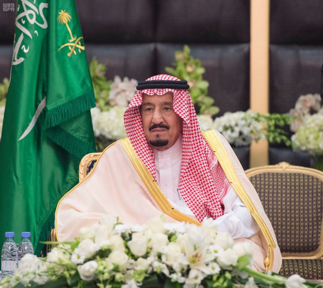 ملك البحرين يهنئ خادم الحرمين بالذكرى الثانية لتوليه مقاليد الحكم
