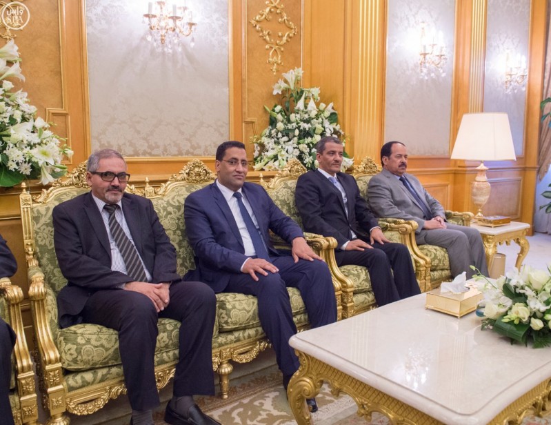 خادم الحرمين الشريفين يعقد جلسة مباحثات مع رئيس الجمهورية الموريتانية  3