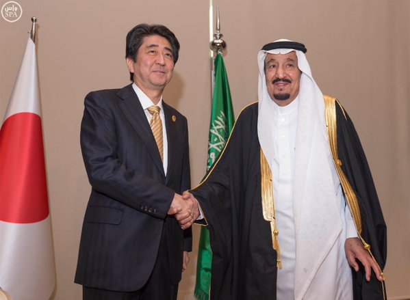 لقاء سعودي ياباني بين #الملك_سلمان وشينزو آبي