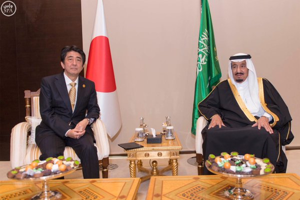 خادم الحرمين الشريفين يلتقي رئيس الوزراء الياباني على هامش قمة قادة دول1