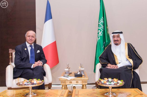 خادم الحرمين الشريفين يلتقي وزير الخارجية الفرنسي على هامش قمة قادة دول مجموعة العشرين .1