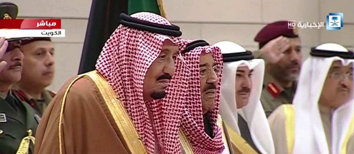أمير الكويت في مقدمة مودّعي الملك سلمان