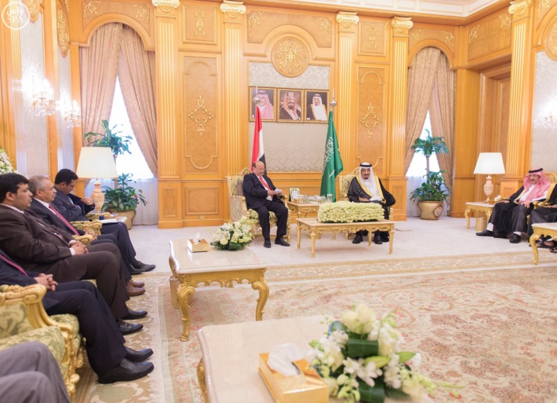 خادم الحرمين يستقبل الرئيس اليمني.jpg 2