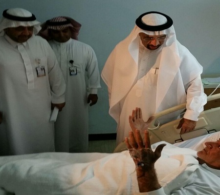 ‏‫بالصور.. وزير الصحة يقف على حالة مصابي #تفجير_مسجد_القديح