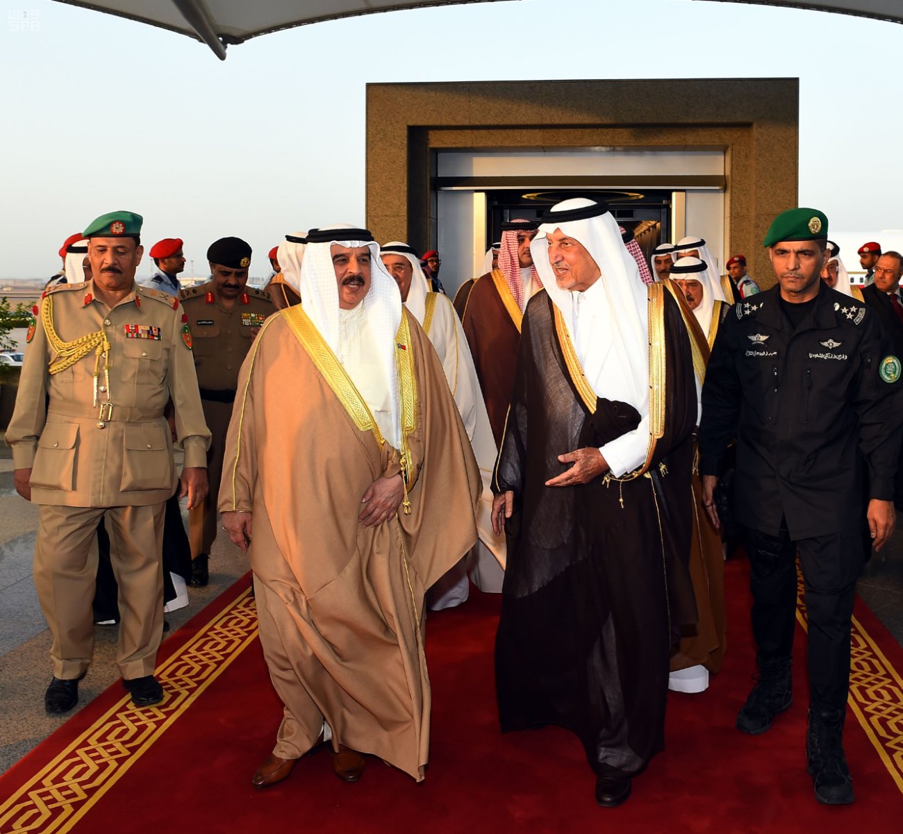 ملك البحرين من جدة : على قطر تصحيح مسار سياستها والوفاء بالتعهدات