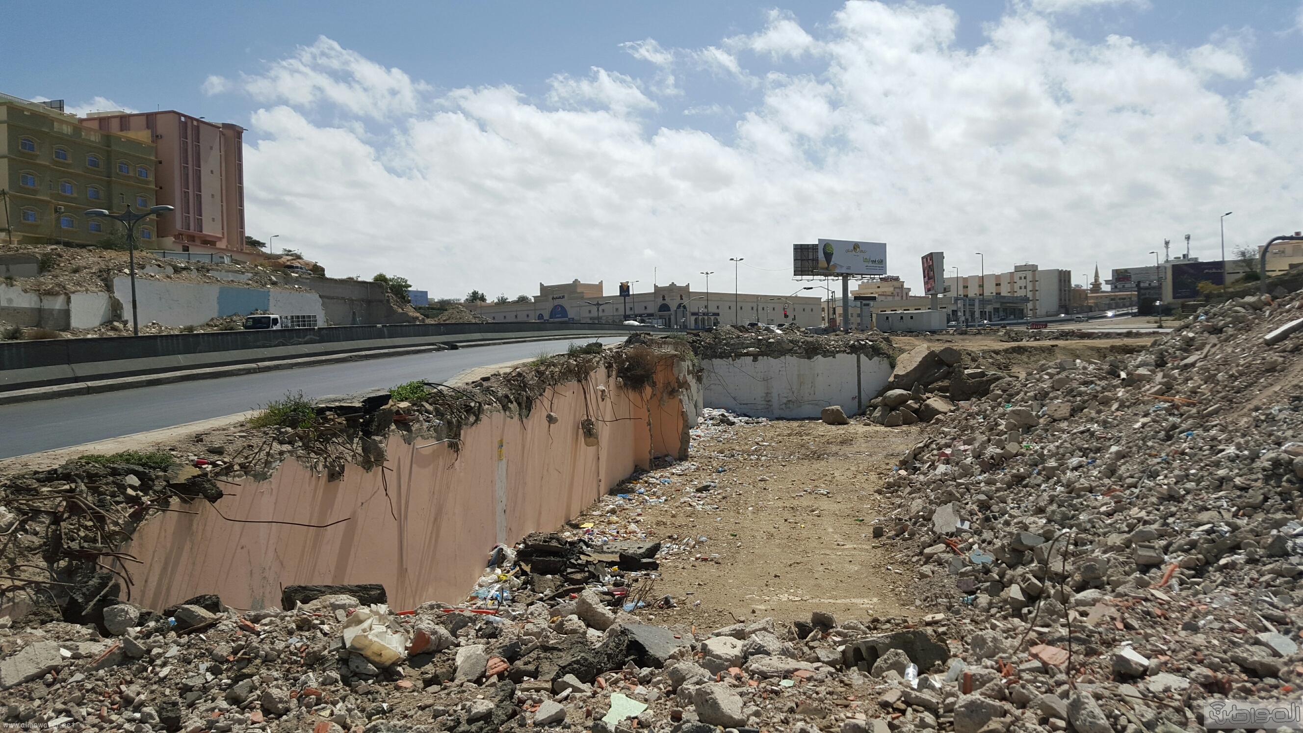 خطر امتداد طريق الملك عبدالعزيز الحزام الدائري بمدينة ابها (2)