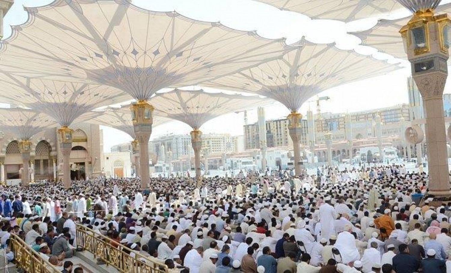 خطيب المسجد النبوي: بلاء الأمة الإسلامية امتحان ومقدمة لنصر مبين