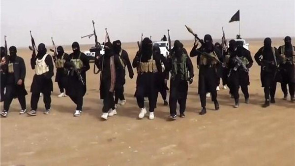 بريطانية تُسمِّم ابنها لمنعه من الانضمام إلى داعش في سوريا