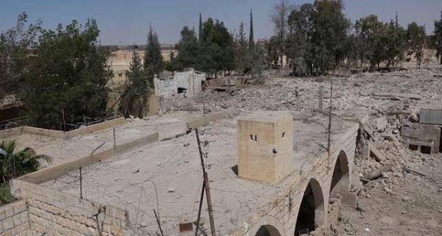 البنتاجون: قوات الأسد فرت من تدمر سريعاً تاركة عتاداً غنمه “داعش”