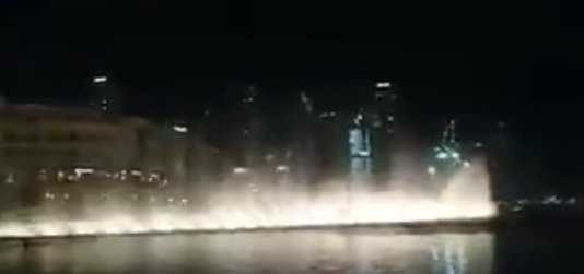 بالفيديو.. دبي تكتسي باللون الأخضر احتفاءً باليوم الوطني للمملكة
