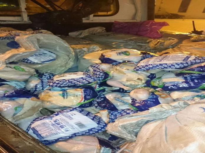ضبط 1240 دجاجة فاسدة قبل توزيعها على أسواق مكة