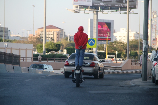 بالصور.. “المواطن” ترصد متهوري الدراجات النارية بالطائف