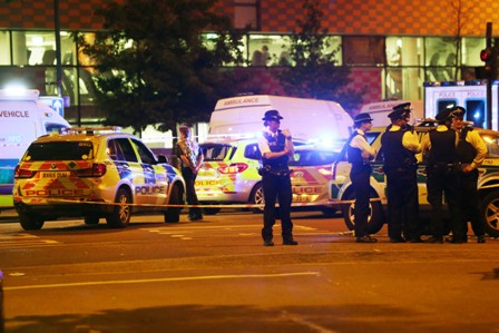 بعد حادثة الدهس.. قوات إضافية لحماية المساجد في بريطانيا
