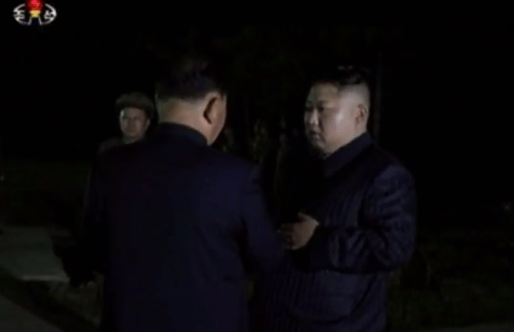 شاهد.. دوبلير الرئيس الكوري الشمالي أثناء إطلاق صاروخ باليستي