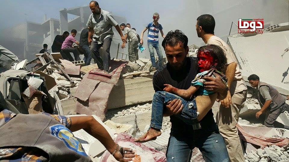 مجزرة في دوما .. مقتل 70 شخصاً بكيماوي الأسد والحصيلة تتزايد
