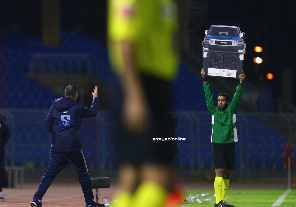 صور لمدرب الهلال تثير الجدل!