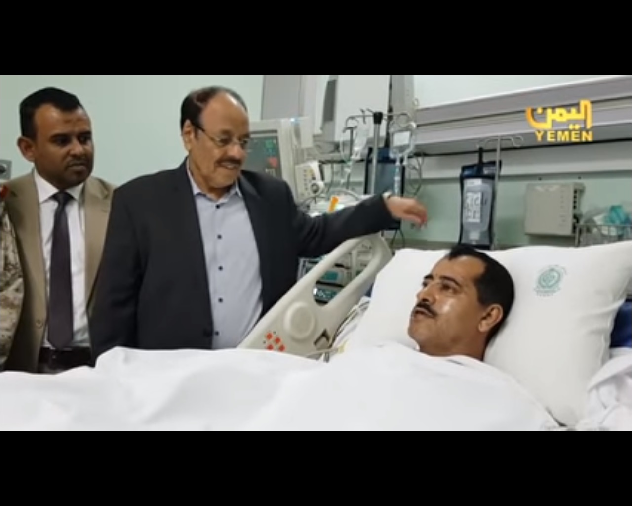 شاهد.. أول فيديو لرئيس الأركان اليمنية يدحض شائعة اغتياله