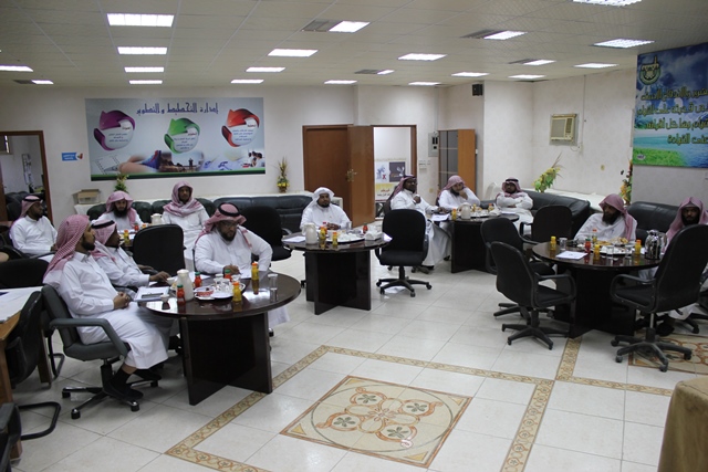 رئيس الجودة بتحفيظ الرياض مركز الدائري الغربي يستعد لربيز بورش عمل (4)