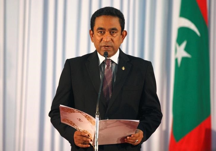 المالديف تطلع المملكة ودولًا أخرى على مستجدات الأزمة