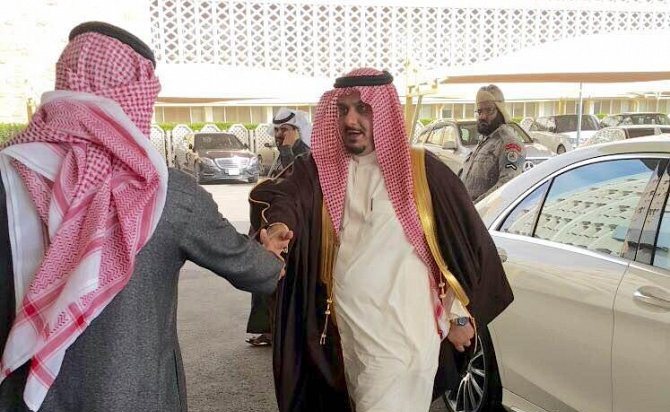 رئيس #الهلال يبحث مع وزير التجارة حفظ حقوق شعار النادي