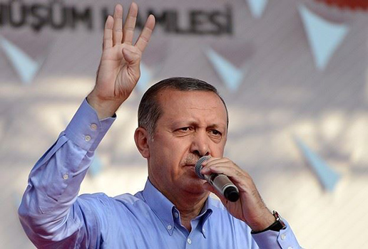 عامل تركي يصفع اردوغان : عليك الاهتمام بشعبك بدلاً من اهتمامك بمصر