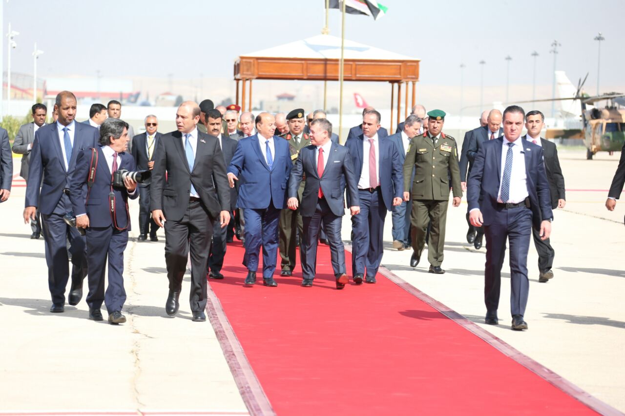 السفير آل جابر: الرئيس اليمني يحمل ملف بلاده لكل العرب في قمة عمّان