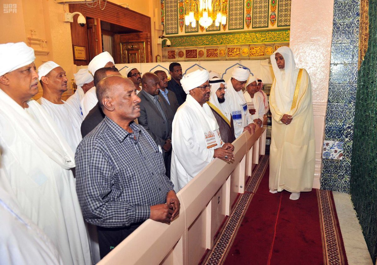بالصور.. الرئيس السوداني يزور المسجد النبوي