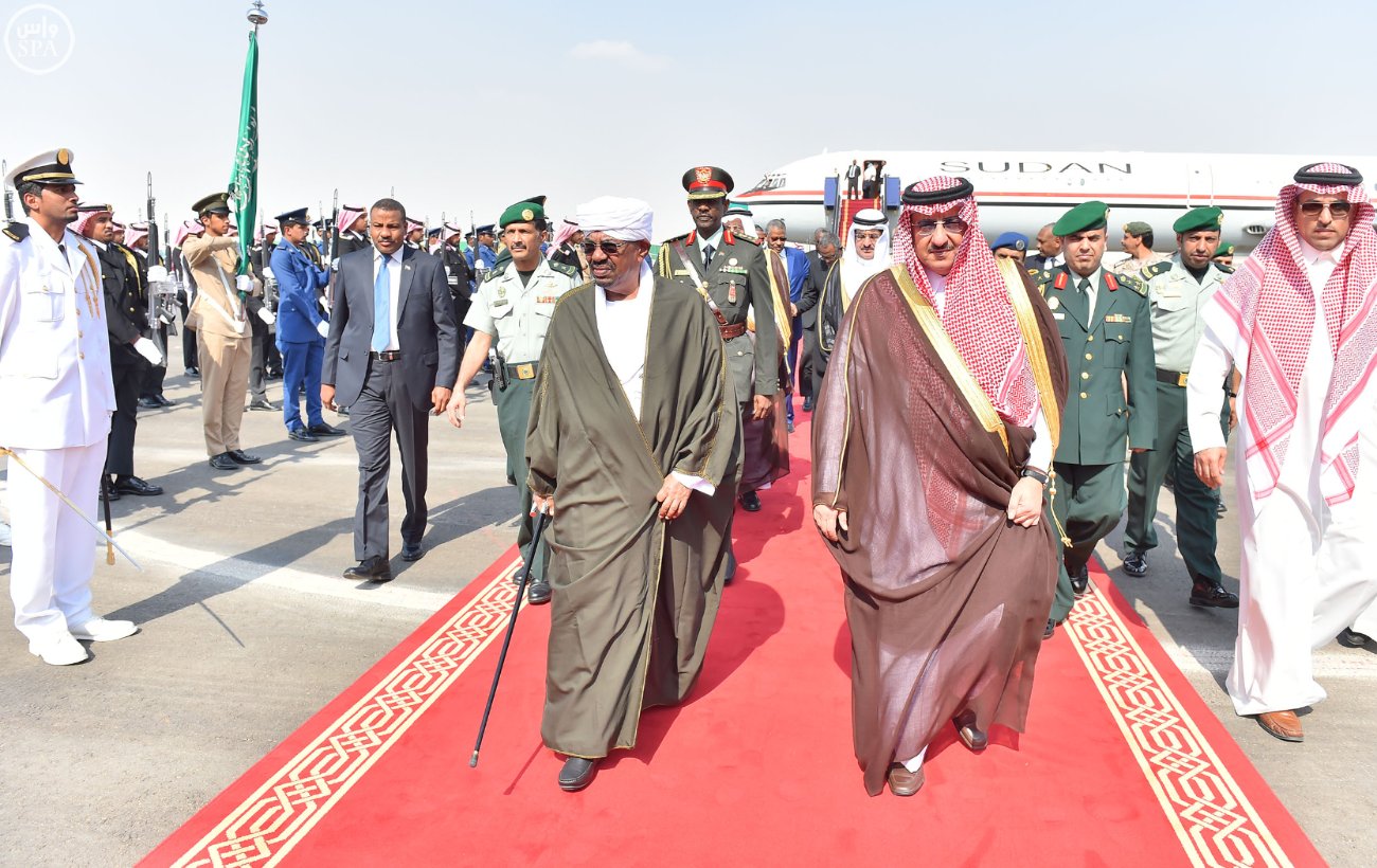 شاهد لقطات لاستقبال #ولي_العهد للرئيس السوداني‬