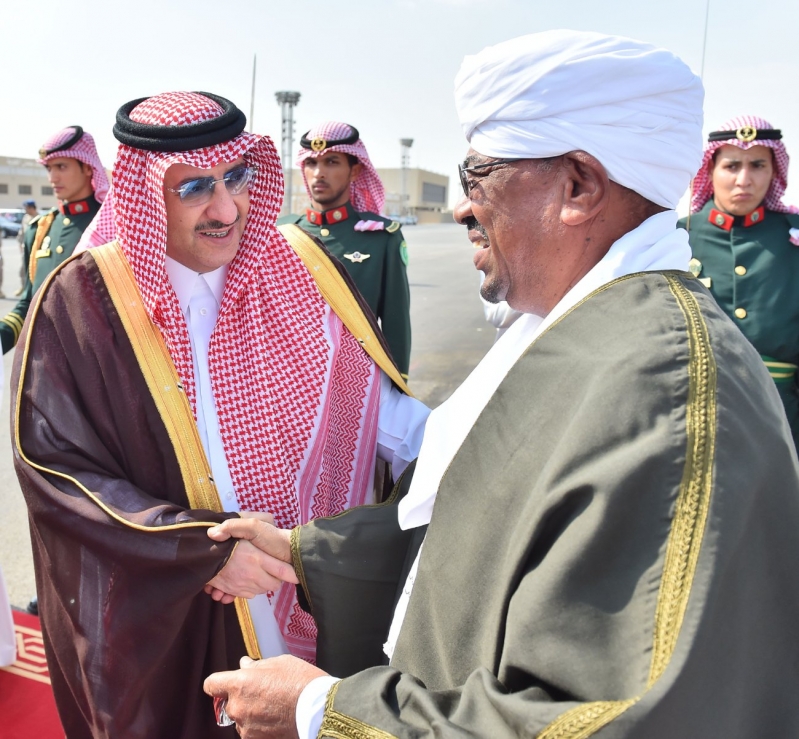 رئيس جمهورية السودان يصل إلى الرياض3
