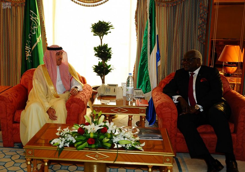 بالصور.. العواد يلتقي رئيس سيراليون ووزير إعلامه