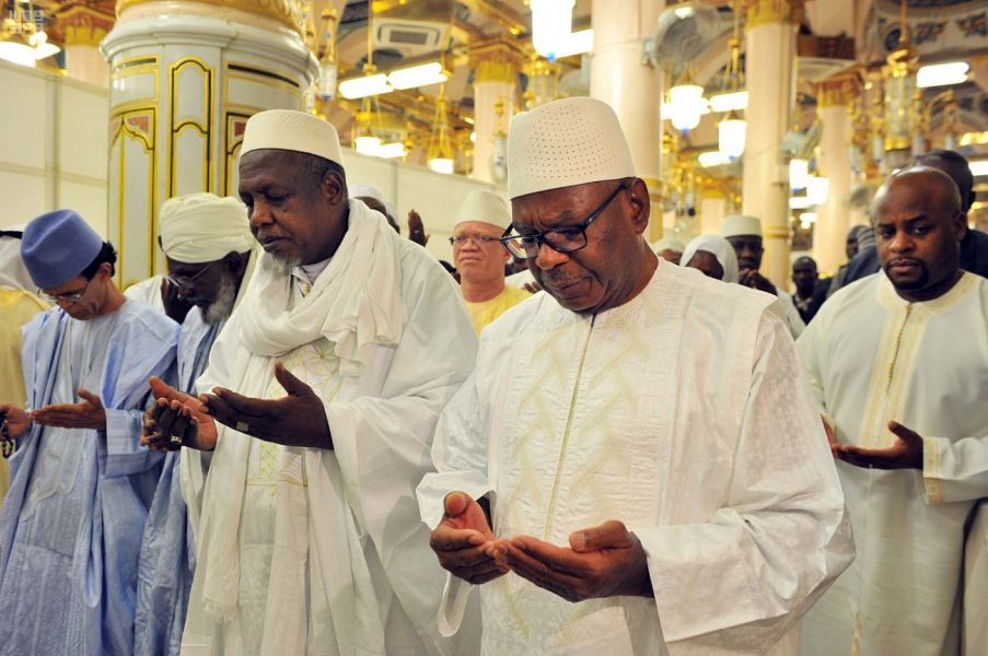 بالصور.. رئيس مالي يزور المسجد النبوي
