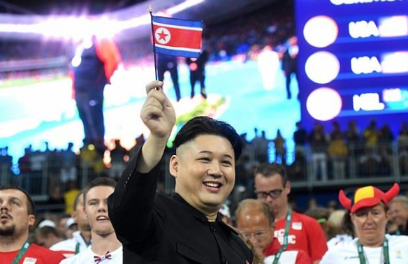 رئيس كوريا الشمالية "المُزيف" يثير الجدل بين مشجعي أولمبياد ريو