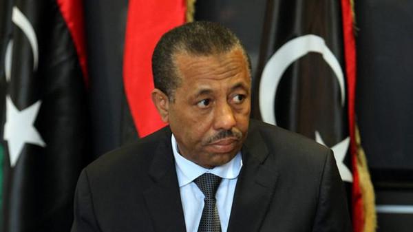 بالفيديو.. رئيس الحكومة الليبية يستقيل على الهواء.. وحكومته تنفي